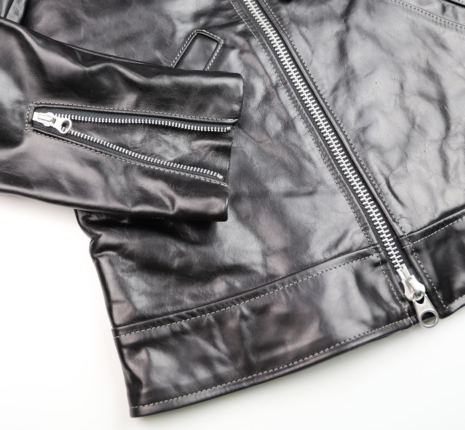 Vanson Daredevil Black Bainbridge 1B sleeve zipper.jpg