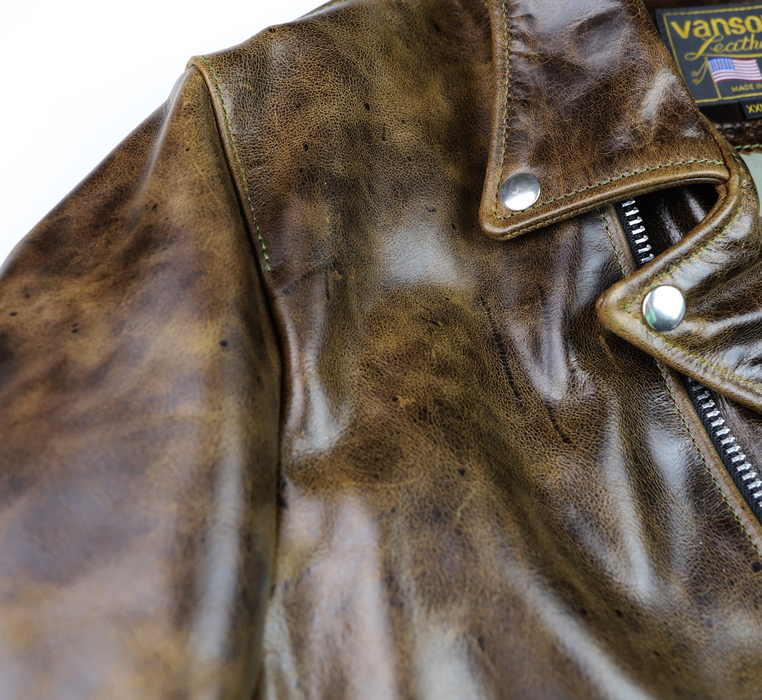 Vanson Daredevil **L Dark Maple Bainbridge TR9 shoulder grain.jpg