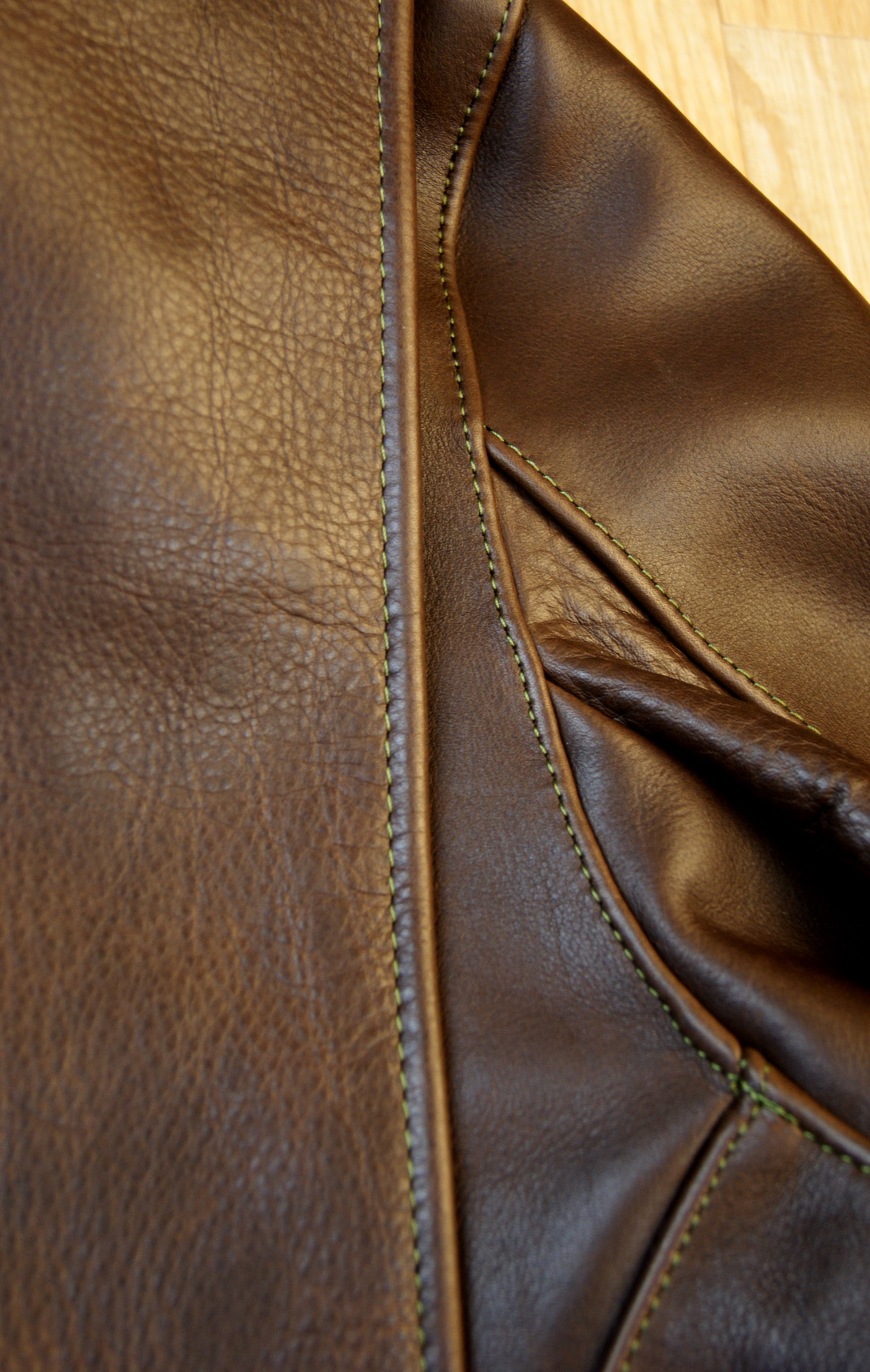 Vanson Oxford Whidley leather shoulder gusset smaller.jpg