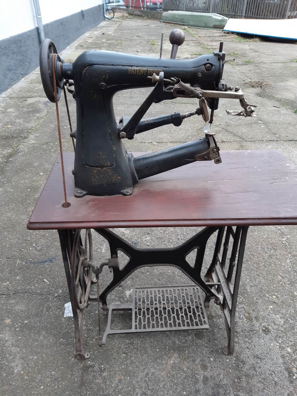 TYPES OF MILLINERY STRAW BRAID SEWING MACHINES - Learn How To Make