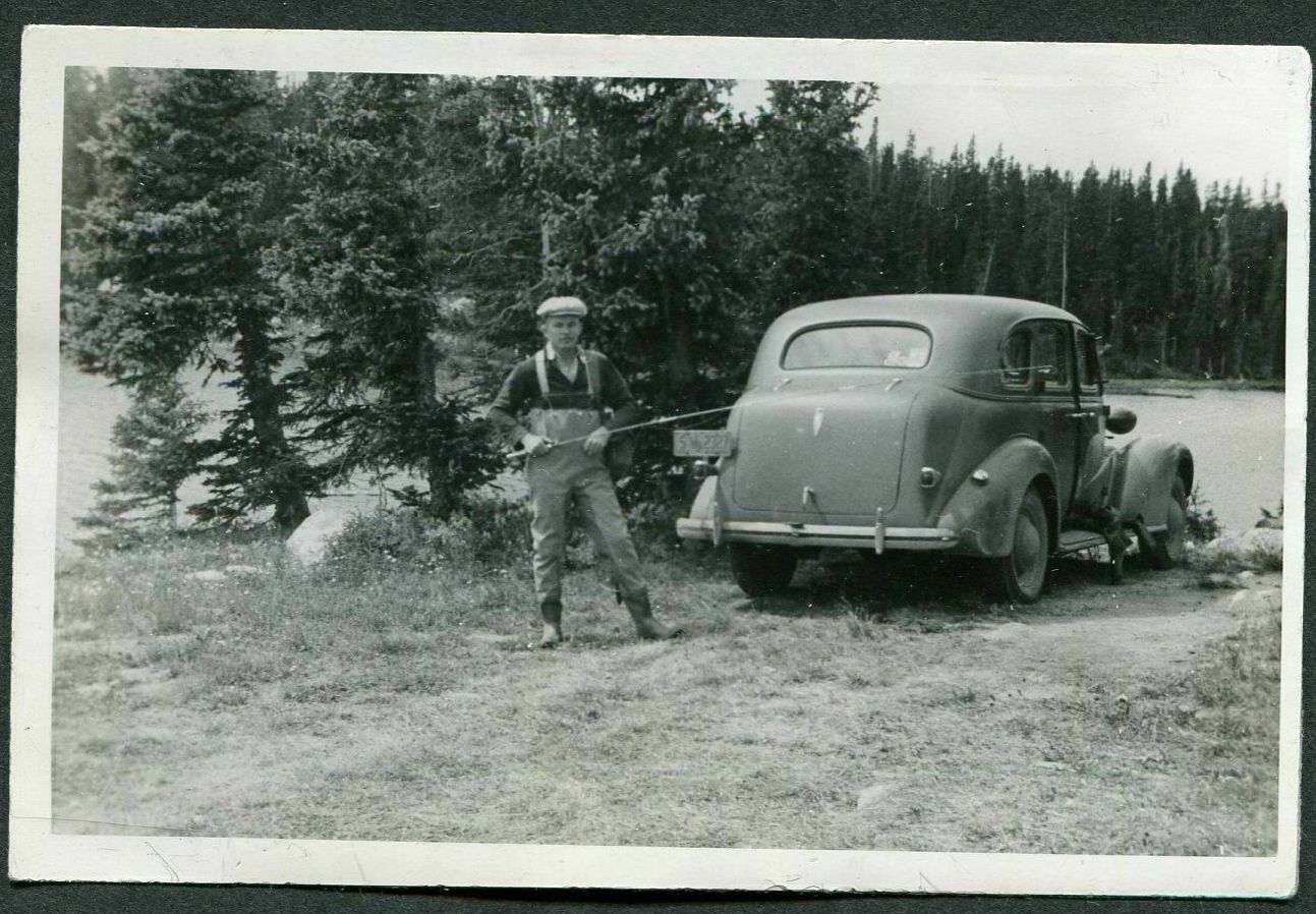 Vintage-Car-Photo-Man-w-Fishing-Pole-1937.jpg
