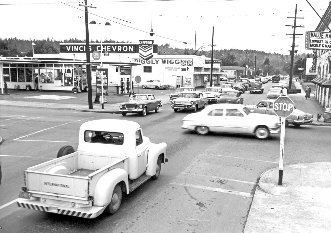Vintage-Portland-Oregon-Street-Scene-1950s-and-1960s-Cars.jpg