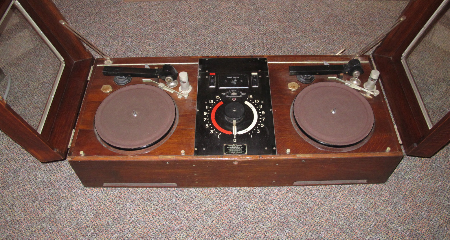 western-electric-203-a-reproducer-set-dual-turntables-2.jpg