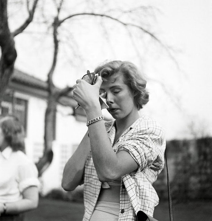 woman_vintage-photographs-new-york-street-life-stanley-kubrick-12-59a91d02df5a4__700.jpg
