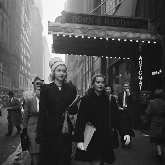 women_vintage-photographs-new-york-street-life-stanley-kubrick-13-59a91d050c9a0__700.jpg