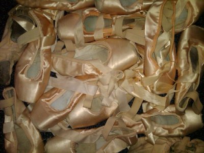 slippers.jpg slippers.jpg