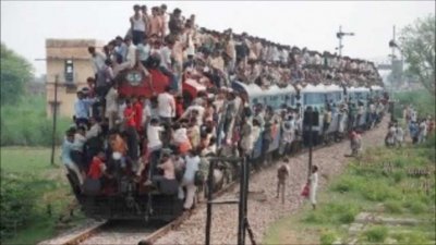 crowded-train-1024x576.jpg