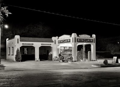 1939 Sinclair Station.jpg