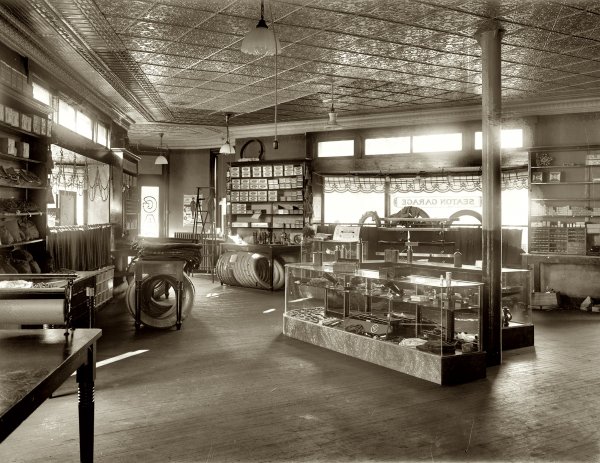 1921 Auto Parts Store.jpg