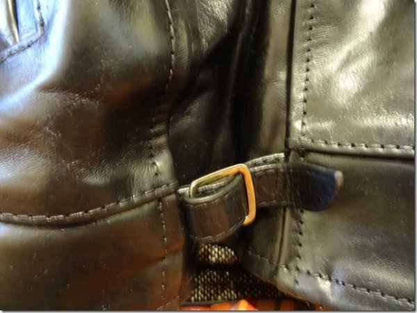 blouson attache réduit.jpg blouson attache réduit.jpg