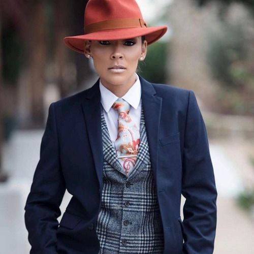 woman fedora.jpg