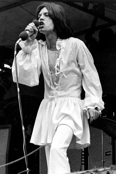 Mick-Jagger-1969-Hyde-Park-Dress-800x1199.jpg