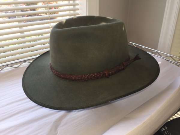 Akubra 1.jpg