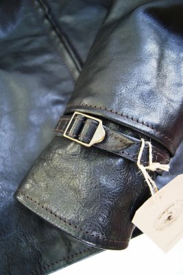 Aero Black Italian 4.jpg