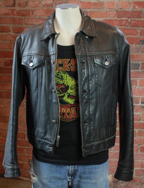 Men_s_Vintage_Harley_Davidson_Leather_Trucker_Jacket_Size_Medium_1600x.jpg