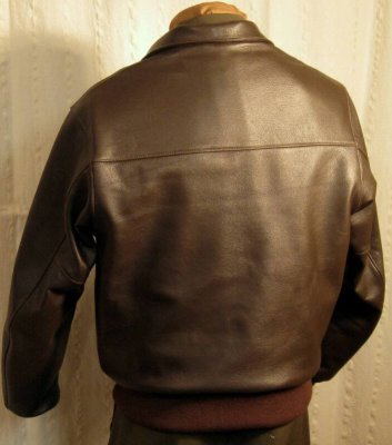 Stratoliner with a leather collar 2.jpg Stratoliner with a leather collar 2.jpg