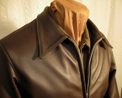 Stratoliner with a leather collar 5.jpg Stratoliner with a leather collar 5.jpg