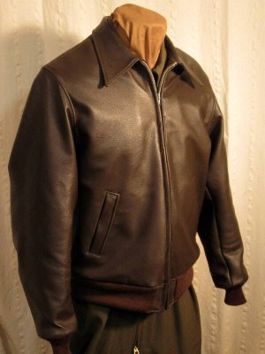 Stratoliner with a leather collar 3.jpg Stratoliner with a leather collar 3.jpg
