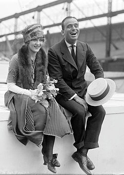 1920's Douglas_Fairbanks_and_Mary_Pickford.jpg
