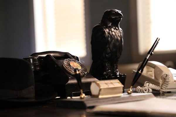 Maltese Falcon noir 2.jpg