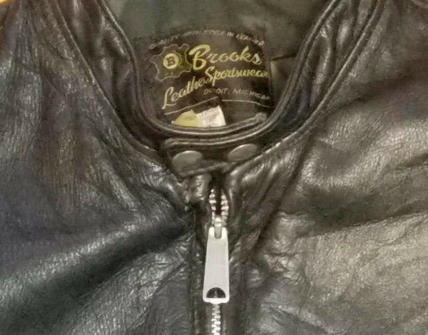 brooks jacket tag.jpg