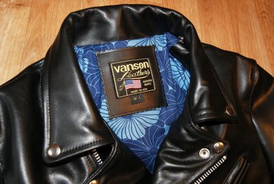 Vanson Daredevil Blue lining CE tag.JPG Vanson Daredevil Blue lining CE tag.JPG
