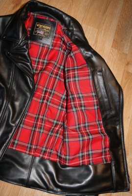Vanson Daredevil Red Royal Stewart Tartan lining.jpg Vanson Daredevil Red Royal Stewart Tartan lining.jpg