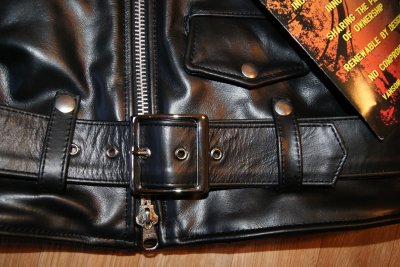 Vanson Daredevil with Belt and Coin Pocket close-up belt.jpg