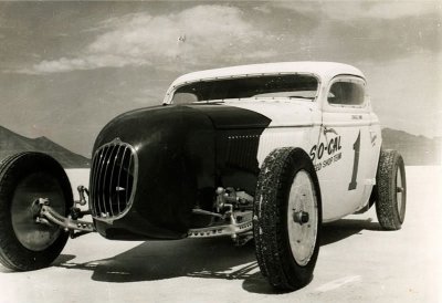 800px-Kustomrama-so-cal-speedshop-1934-ford.jpg