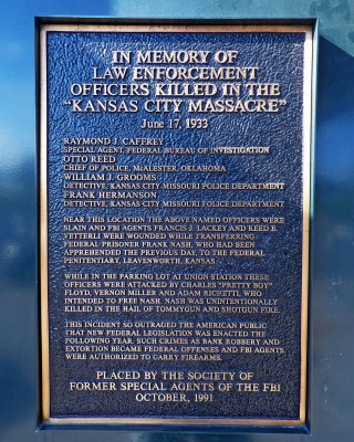 Union Station 8 Massacre plaque.jpg