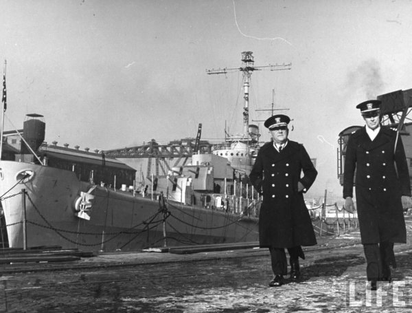 Brooklyn Navy Yard Commandant Adm. Edward J. Marquart and aide Lieut. A. F. Long 1942.jpg
