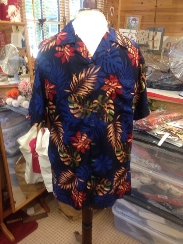 blue aloha shirt 003.JPG