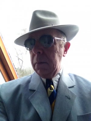 suit 001.JPG suit 001.JPG