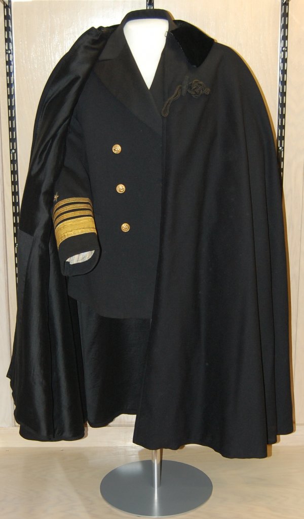 Admiral William Pratt boat cloak.jpg