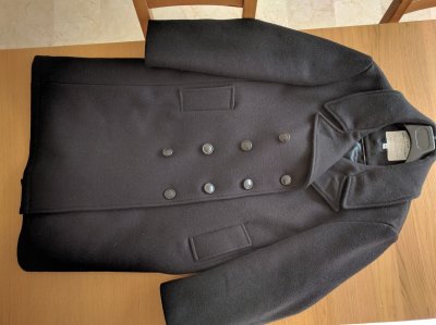 coat_front_black_buttons.jpg
