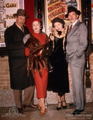 Cloris-Leachman-Ben-Johnson-Warren-Oates-and-Michelle-Phillips-in-Dillinger-1973-630x808.jpg