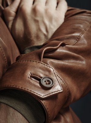 bespoke leather jacket detail s.jpg