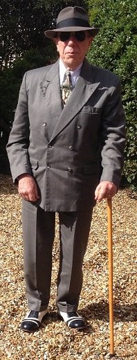 grey suit 003.JPG