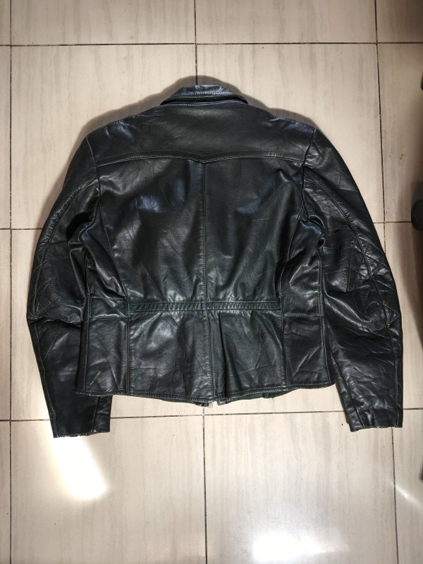 Need help with Leather Jacket ID (German Wartime Era) | The Fedora