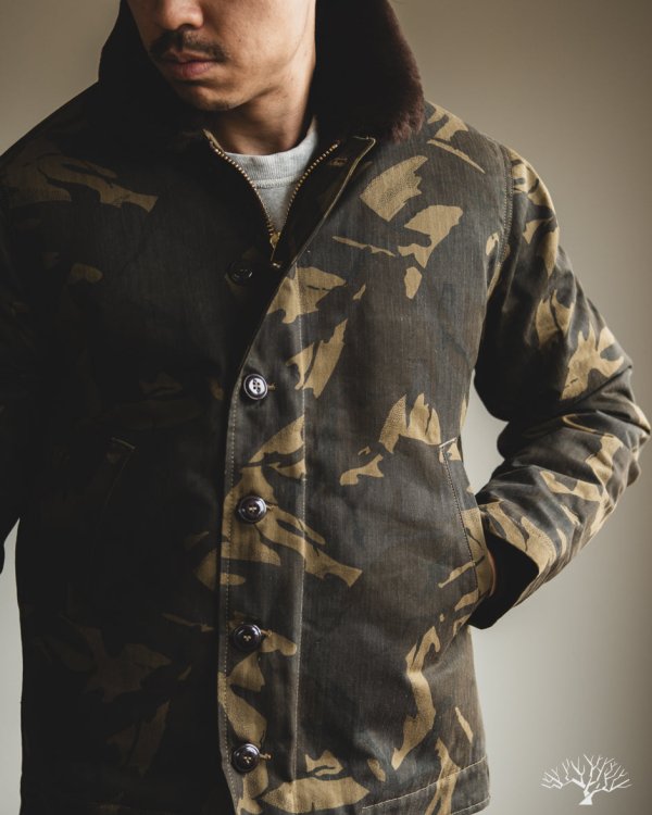 dehen-1920-n-1-deck-jacket-dry-wax-cotton-darkwood-camo-brown-mouton_19_940x.jpg