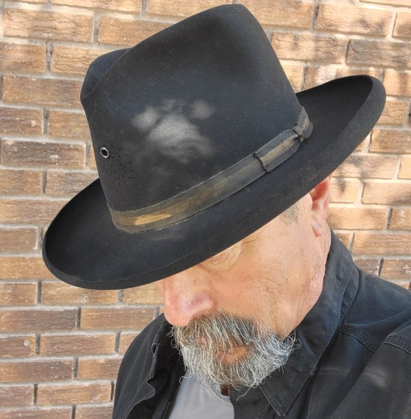 Grommet Mystery Hat daily b.jpg