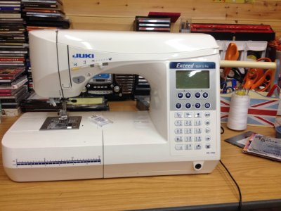 sewing machines 008.JPG