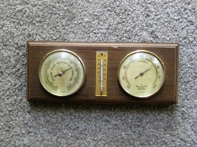 Horizontal barometer.JPG